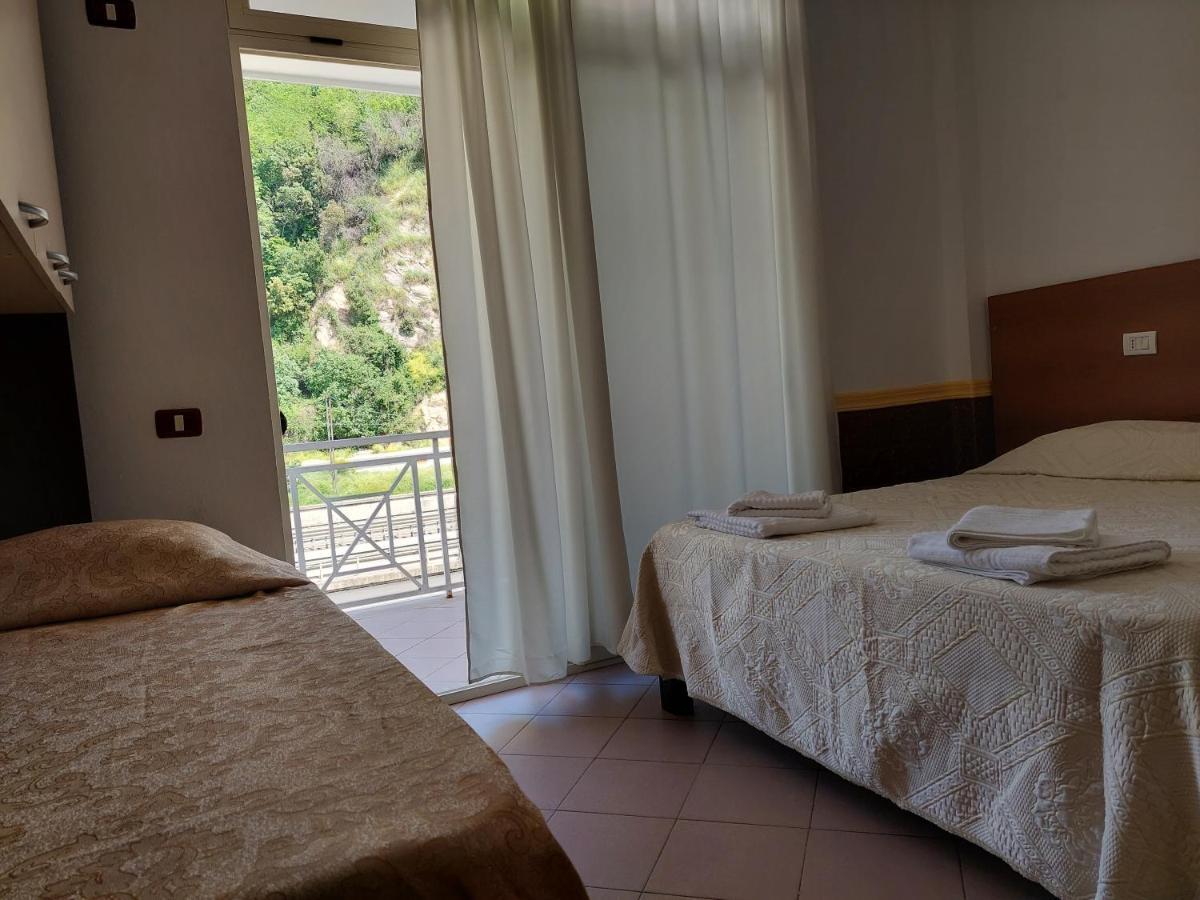 Hotel Nacional Δυρράχιο Εξωτερικό φωτογραφία